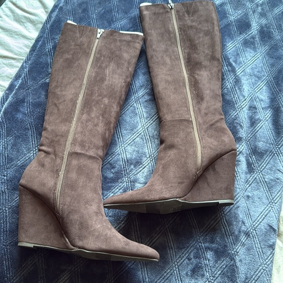 The Drop Women's Geralda Tall Brown Wedge Boot Classic size 9 NEW - Picture 2 of 16